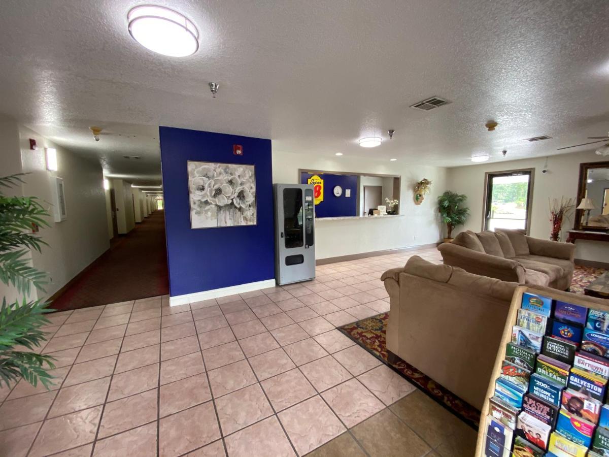Super 8 By Wyndham Kinder/Coushatta Near Casino エクステリア 写真